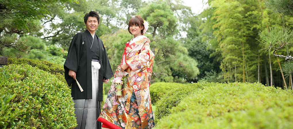 丈山苑と新郎新婦の写真